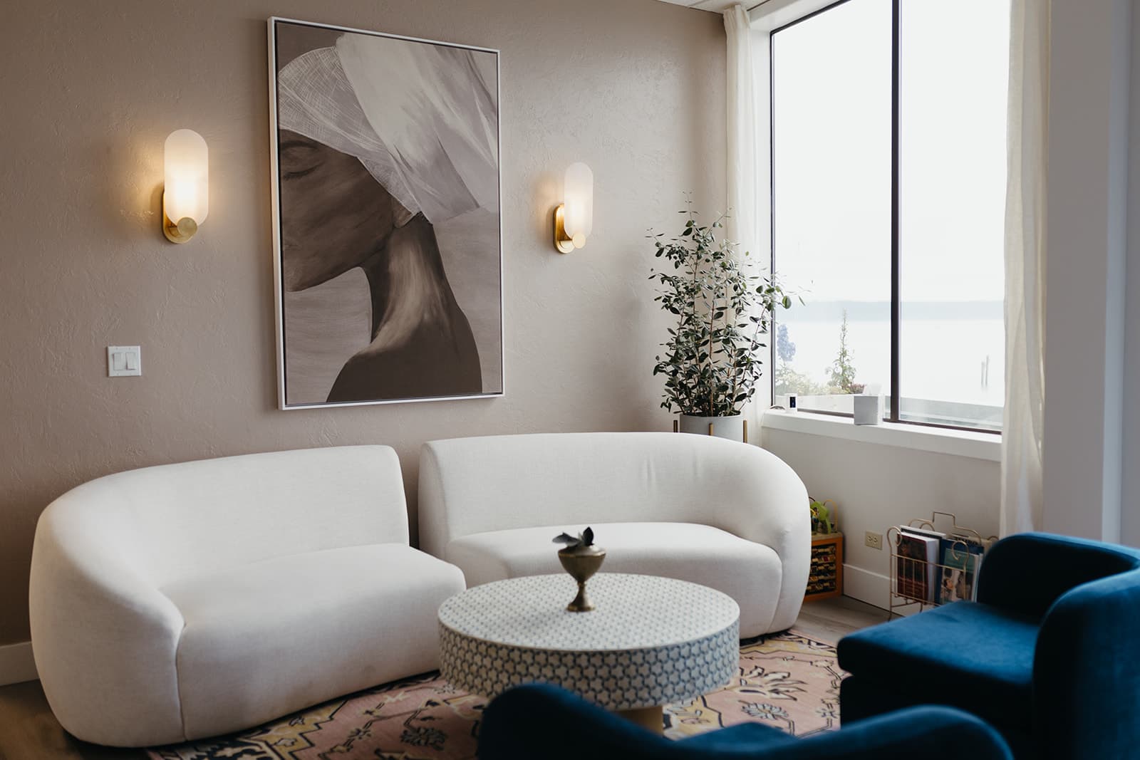 Next OV Skin waterfront med spa lobby with curvaceous sofa and art